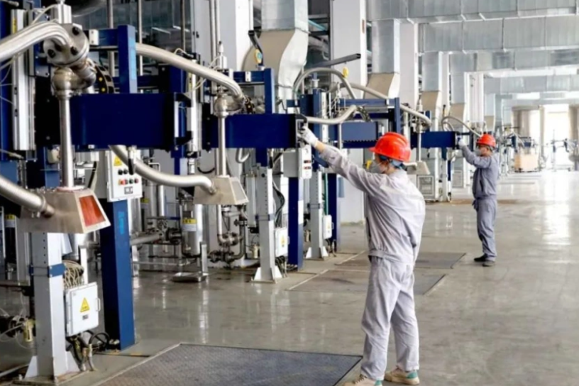 2026年装饰玻璃行业技术趋势：调光玻璃与夹丝热熔工艺的应用前景